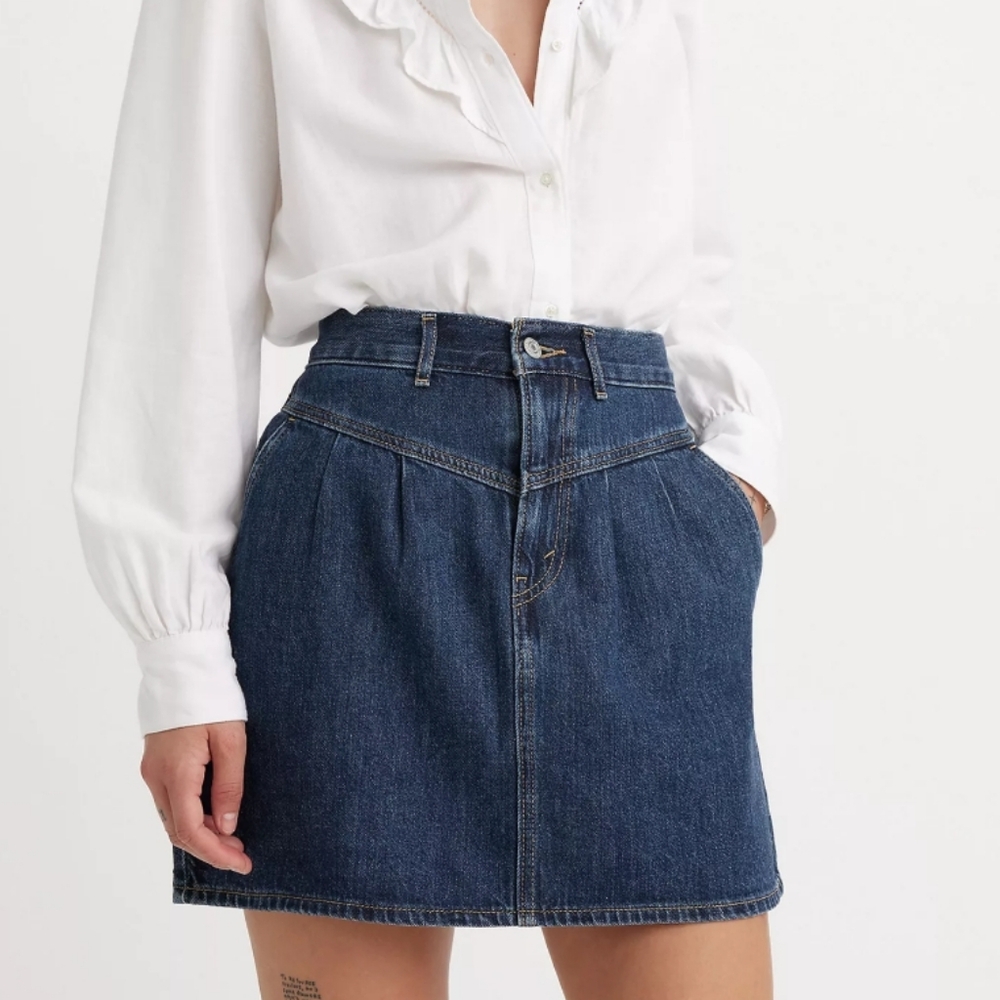 Levi's Featherweight Denim Skirt